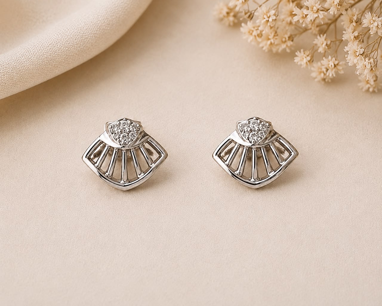 Radiant Fan 925 Sterling Silver Pendant Set by Veera Aabha